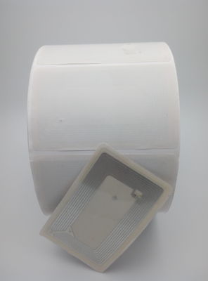 L'autoadesivo ultraleggero del chip EV1 RFID di RFID etichetta le etichette 86*54mm Rfid di carta che segue gli autoadesivi